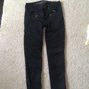 American Eagle black jean like pants!